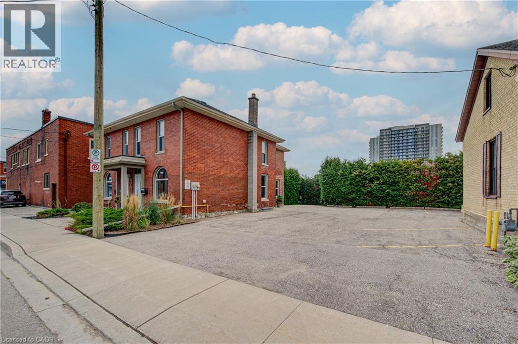 9 Salisbury Avenue, Cambridge, ON