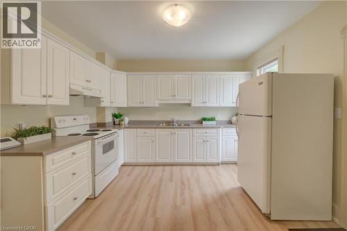 9 Salisbury Avenue, Cambridge, ON 
