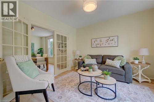 9 Salisbury Avenue, Cambridge, ON 