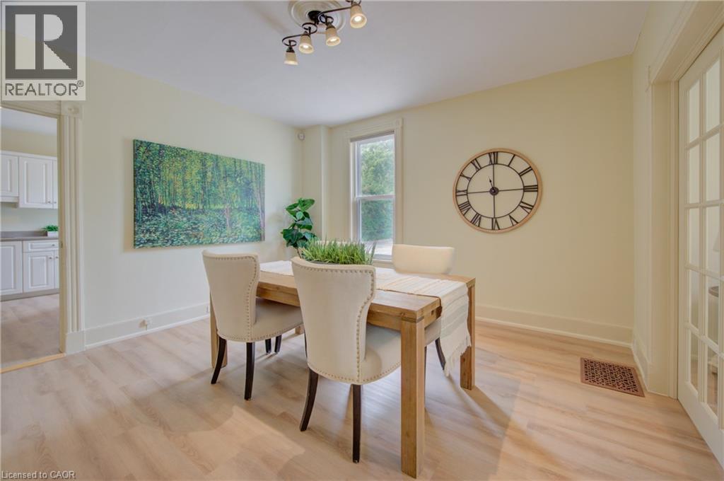 9 Salisbury Avenue, Cambridge, ON
