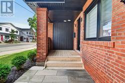 1709 DUNDAS STREET E Toronto, ON M4L 1L7