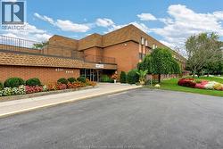 6639 THORNBERRY Windsor, ON N8T 3A6