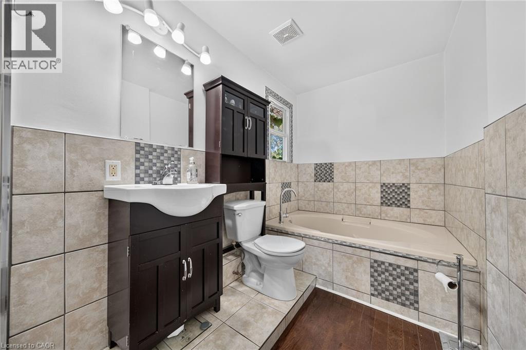 56 East 23Rd Street, Hamilton, ON