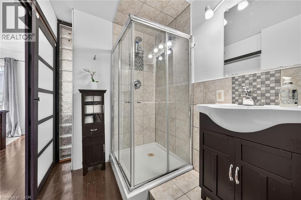 56 East 23Rd Street, Hamilton, ON