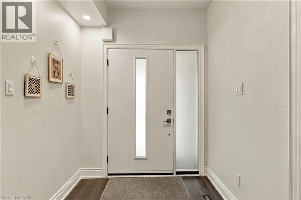2390 Sinclair Circle, Burlington, ON