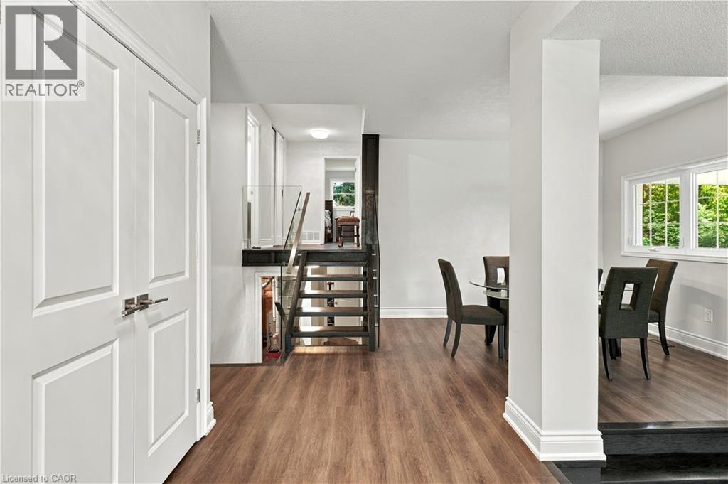 2390 Sinclair Circle, Burlington, ON