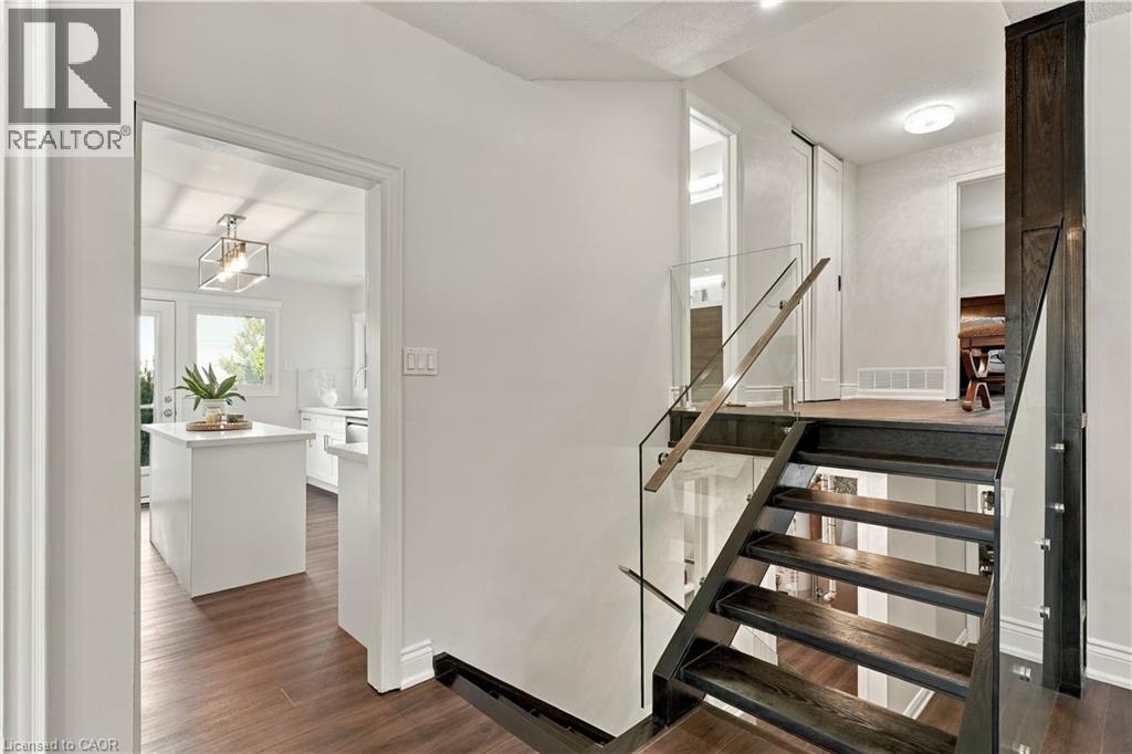 2390 Sinclair Circle, Burlington, ON