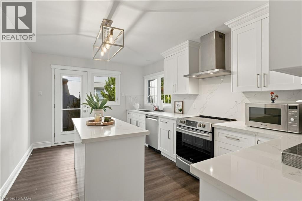 2390 Sinclair Circle, Burlington, ON