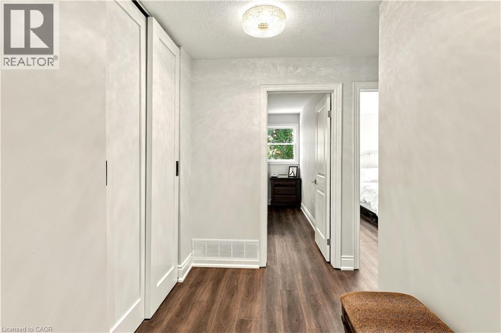 2390 Sinclair Circle, Burlington, ON