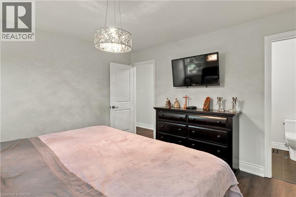 2390 Sinclair Circle, Burlington, ON
