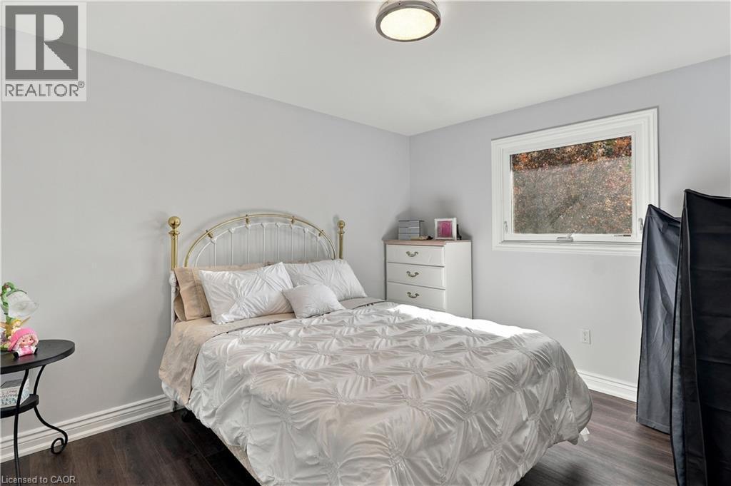 2390 Sinclair Circle, Burlington, ON