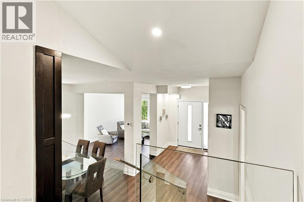 2390 Sinclair Circle, Burlington, ON