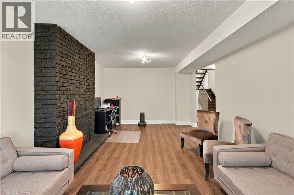 2390 Sinclair Circle, Burlington, ON