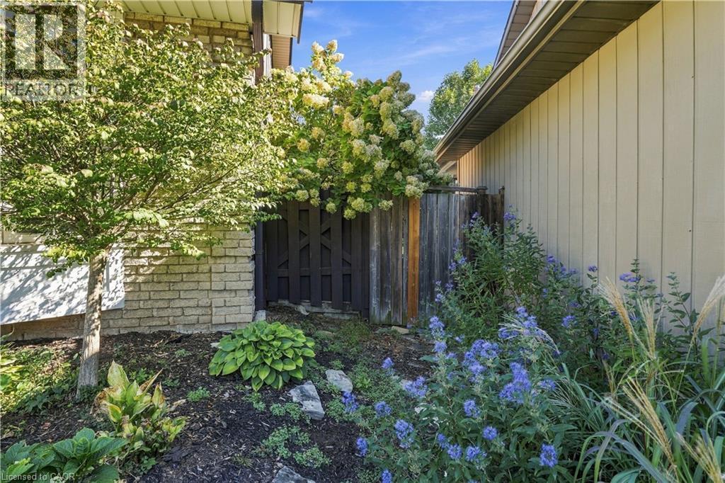 2390 Sinclair Circle, Burlington, ON