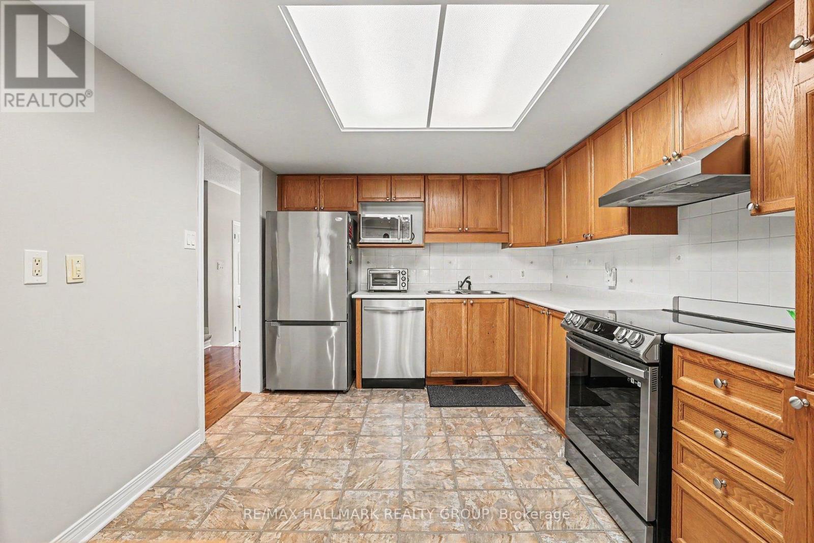 Kitchen - 21 Nobleton Avenue, Ottawa, ON