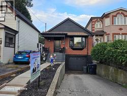 15 AUGUST AVENUE Toronto, ON M1L 3M8