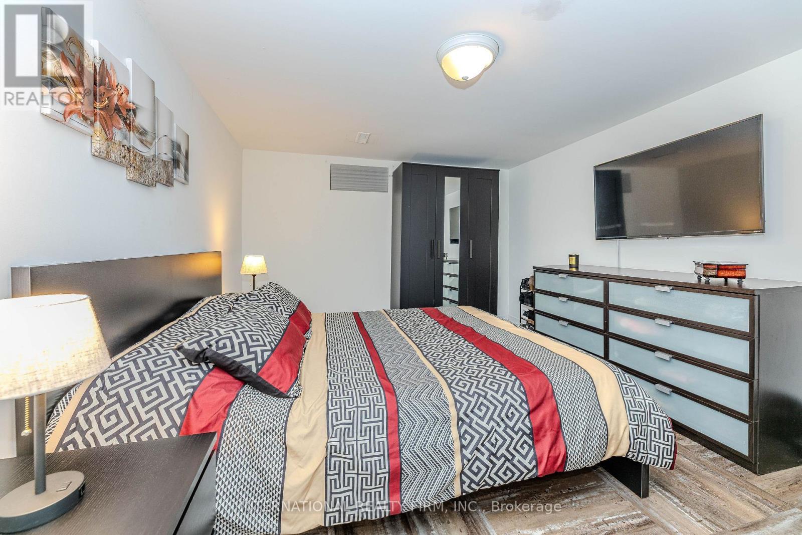 1291 Consort Crescent, Burlington, ON