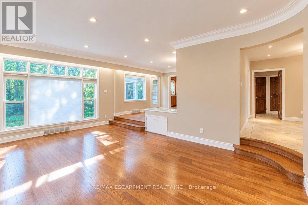 31 Fairleigh Crescent, Hamilton, ON