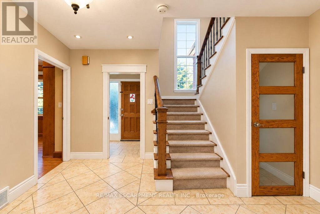 31 Fairleigh Crescent, Hamilton, ON