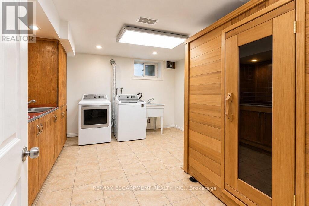 31 Fairleigh Crescent, Hamilton, ON