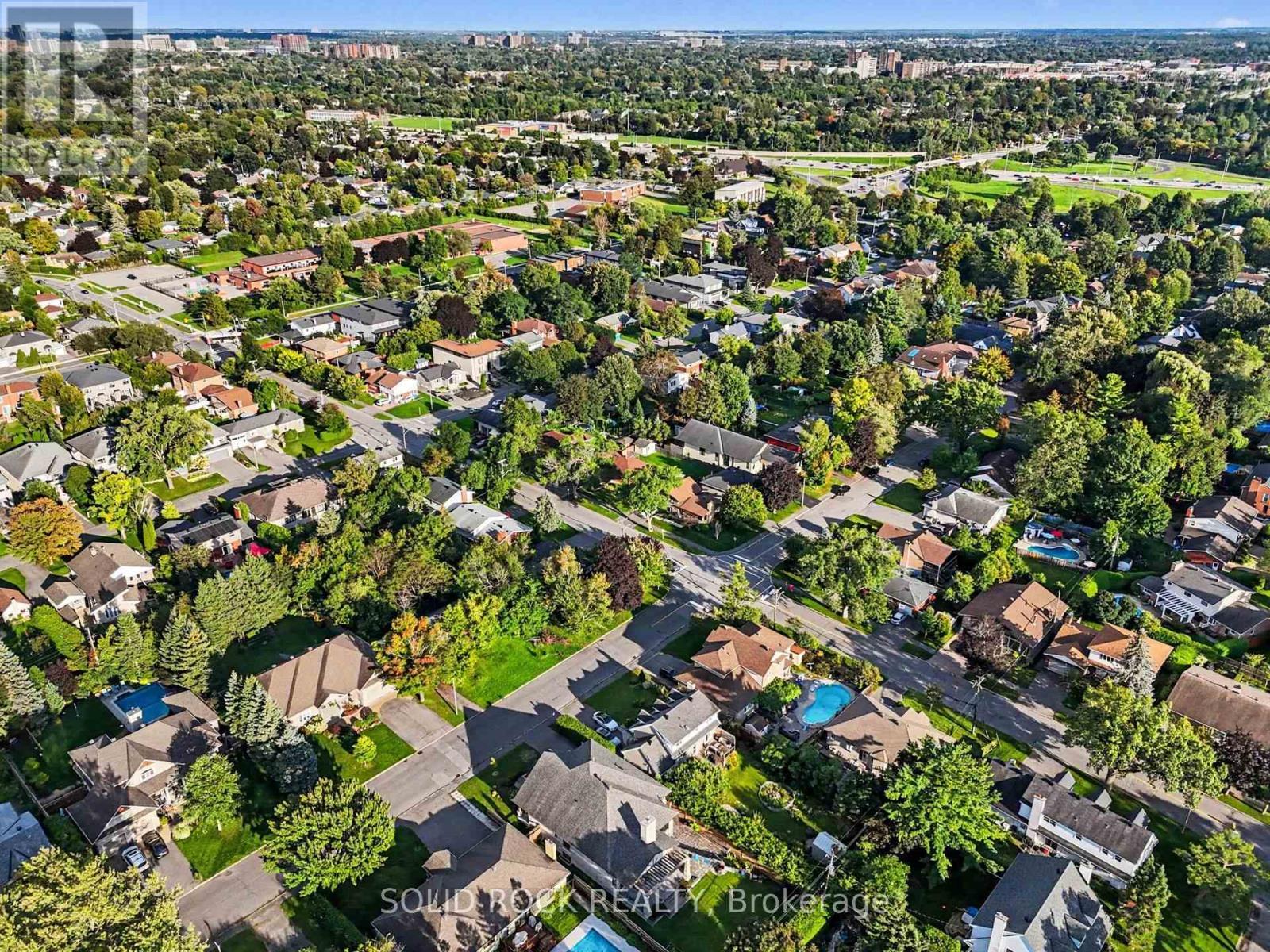889 Mountainview Avenue, Ottawa, ON