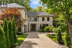 10 MOOREHILL DRIVE Toronto, ON M4G 1A1