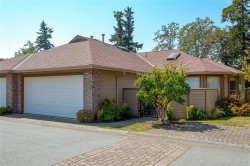 #901-4515 Pipeline Rd Saanich, BC V8Z 5M3