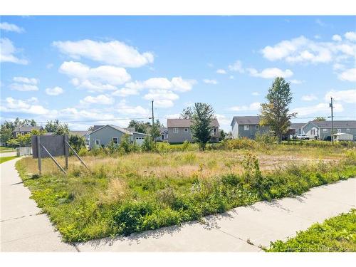 7 Aiden St, Fredericton, NB 