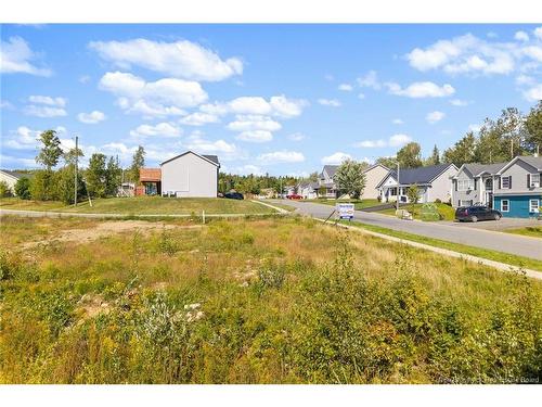 7 Aiden St, Fredericton, NB 