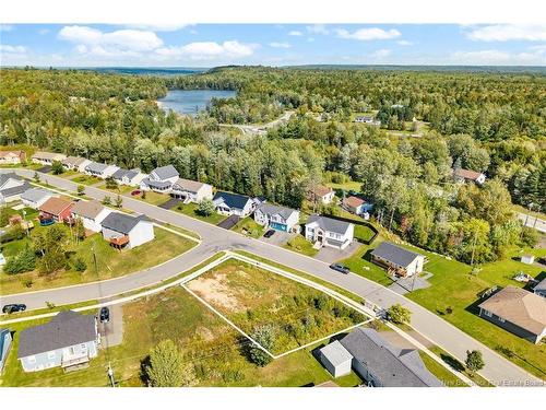 7 Aiden St, Fredericton, NB 