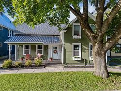 576 Charlotte ST  Fredericton, NB E3B 1M2