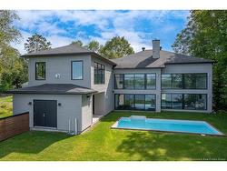 297 Woodstock RD  Fredericton, NB E3B 2H8