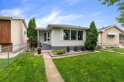 853 Consol AVE  Winnipeg, MB R2K 1T5