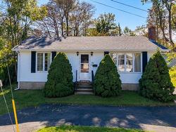 30 Blowers Street North Sydney, NS B2A 2Y7