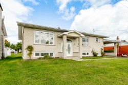 2843 Rue Sherbrooke Magog, QC J1X 4G3