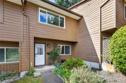 #6-855 Howard Ave Nanaimo, BC V9R 5V4