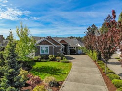 856 Bluffs Dr Qualicum Beach, BC V9K 0A2