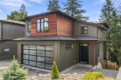 230 Golden Oaks Cres Nanaimo, BC V9T 0K8