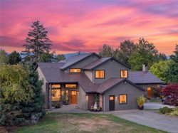 5225 Island Hwy NORTHCourtenay, BC V9J 1S7