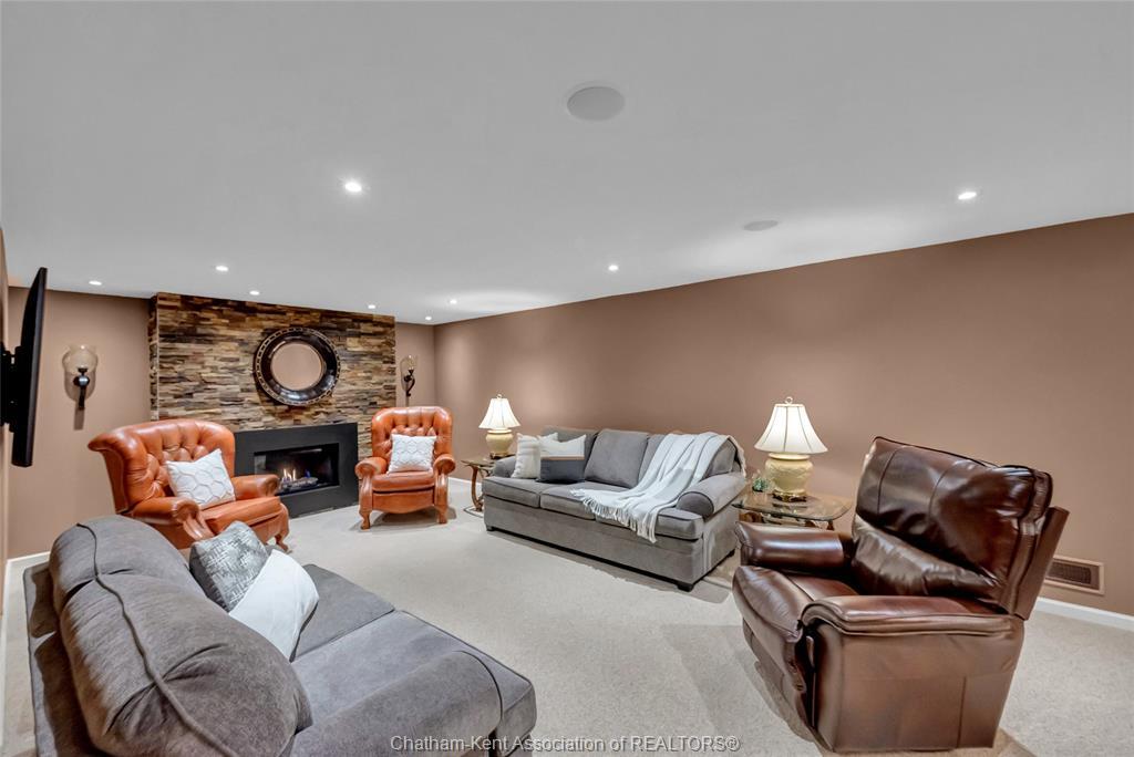 27 Cramar Crescent, Chatham, ON