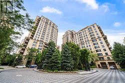 807C - 662 SHEPPARD AVENUE E Toronto, ON M2K 3E6