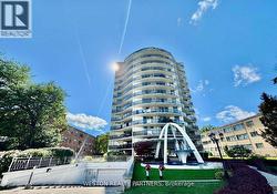 801 - 44 WALMER ROAD Toronto, ON M5R 2X5