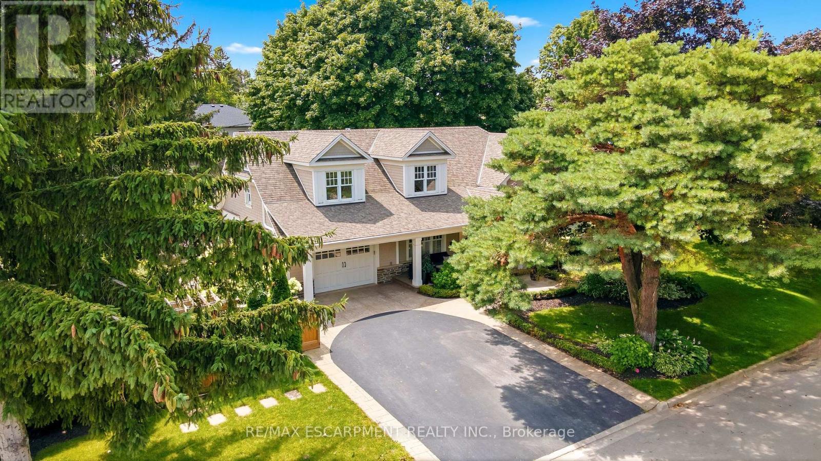 330 Camelot Court, Burlington, ON