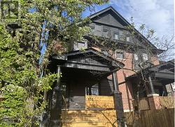 853 MANNING AVENUE Toronto, ON M6G 2X1