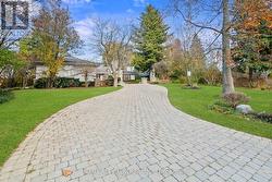 80 BAYVIEW RIDGE Toronto, ON M2L 1E6