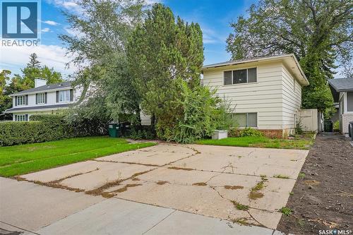 509 Lake Crescent, Saskatoon, SK 
