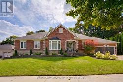 71 WILLOW FARM LANE Aurora, ON L4G 6K2