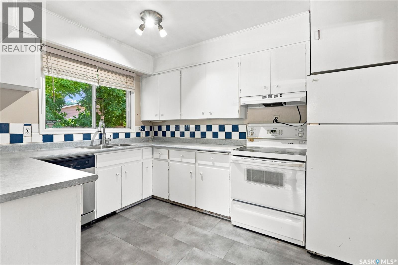 2301 Taylor Street E, Saskatoon, SK