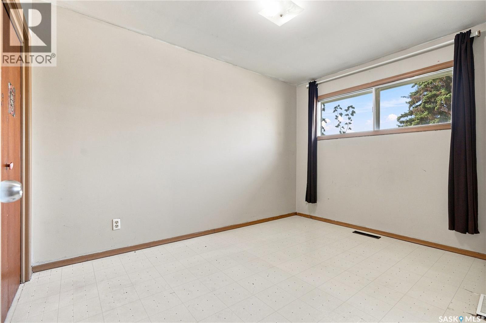 2301 Taylor Street E, Saskatoon, SK