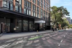 614 - 608 RICHMOND STREET W Toronto, ON M5V 1Y9